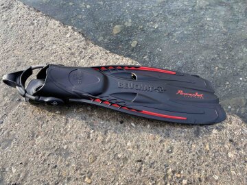 Ploutve BEUCHAT POWER JET Adjustable č2